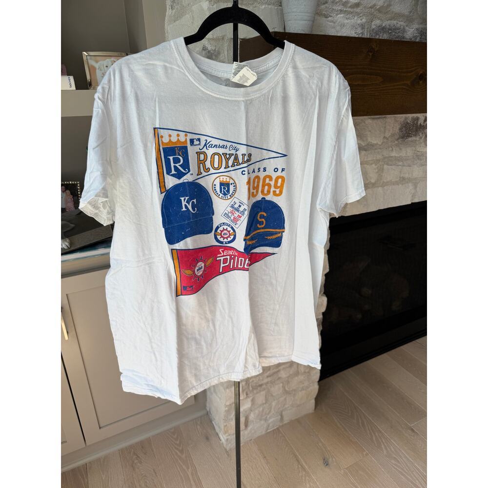 Gildan Men's White Soft style Graphic Kansas City Royals T-Shirt Size XL